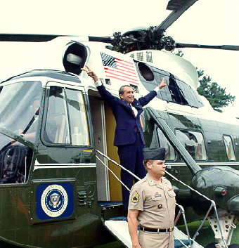 File:Nixon-depart.png