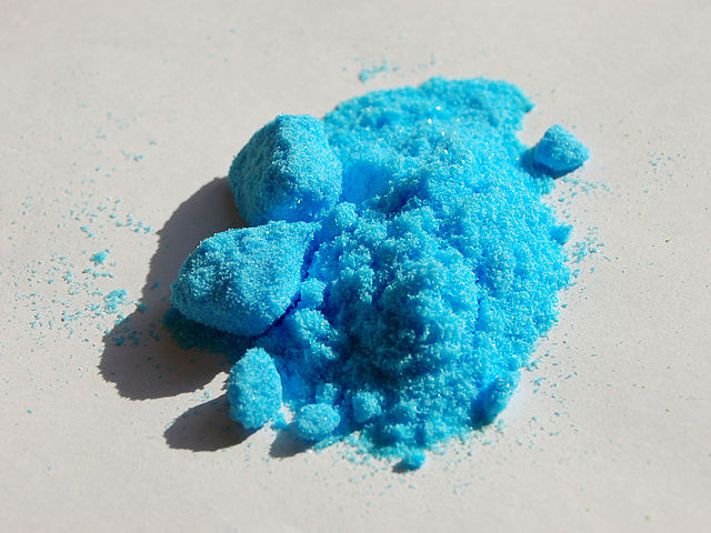 File:Copper(II)-sulfate-pentahydrate-sample.jpg