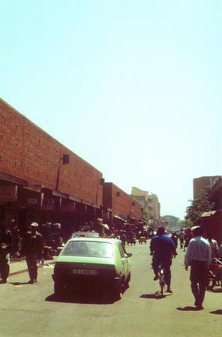File:Marche ouaga.jpg