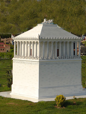 File:The maussolleion model dsc02711-miniaturk nevit.jpg