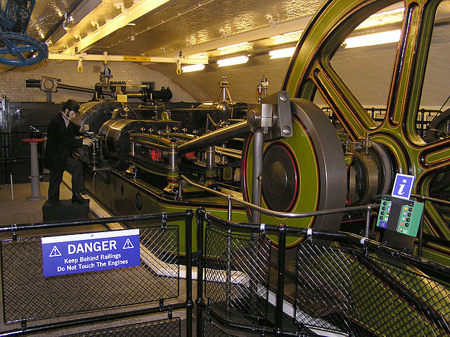 File:Tower.bridge.99.machinery.london.arp.jpg