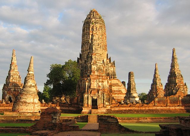 File:WatChaiwatthanaram 2295b.JPG