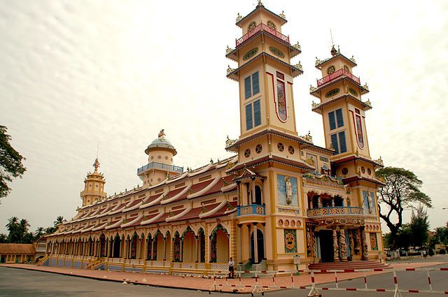 File:CaoDaiMain.jpg
