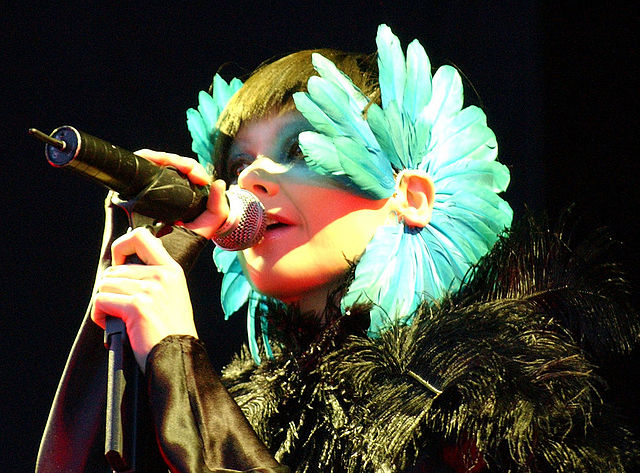 File:Bj&ouml;rk - Hurricane Festival.jpg