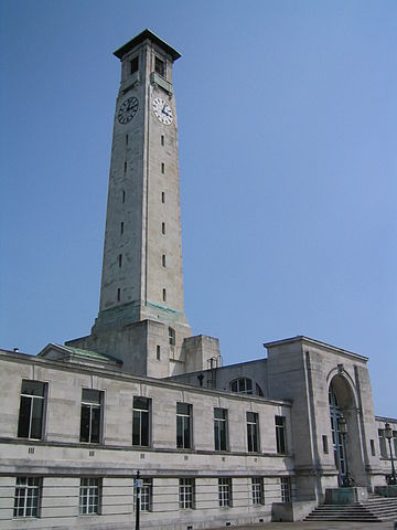 File:Southampton-CivicCentre-West.jpg