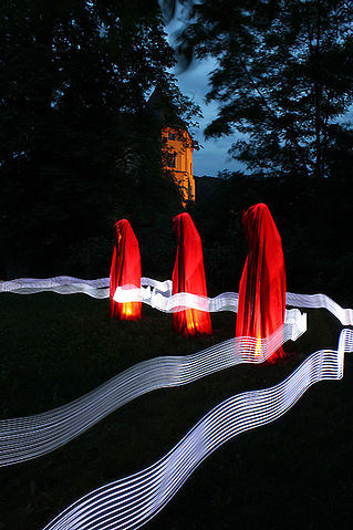 File:Public contemporary-light-art-sculpture-manfred-kielnhofer-illumination.jpg