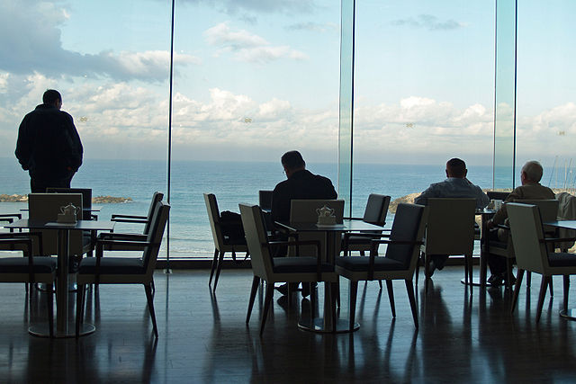 File:Relaxation in Tel Aviv hotel by David Shankbone.jpg