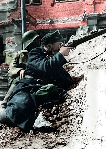 File:Lokajski - Powstancy w Śr&oacute;dmieściu (1944).jpg