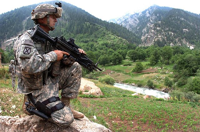File:M249 with M4 stock.jpg