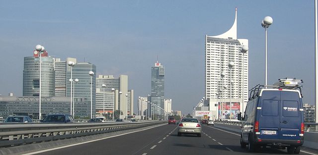 File:Wien-Reichsbruecke-6.JPG