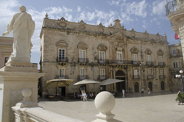 File:Palazzo Beneventano del Bosco-pjt.jpg