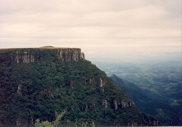 File:Parana traps.JPG
