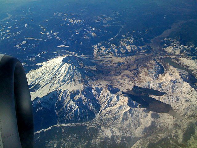 File:Mount St. Helens Aerial 2009.jpg