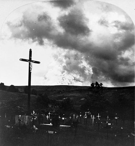 File:Mount Pel&eacute;e 1902.jpg