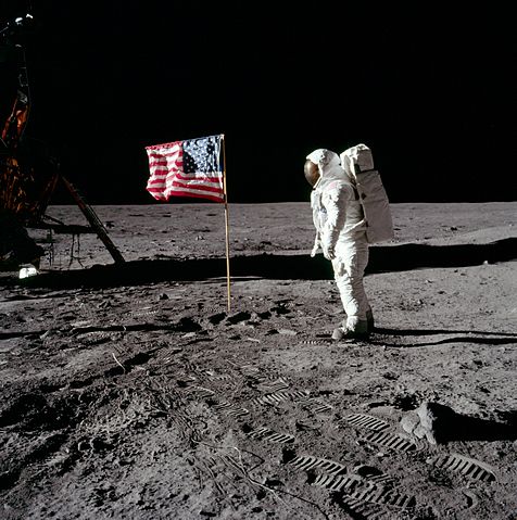 File:NASA AS-11-40-5875.jpg