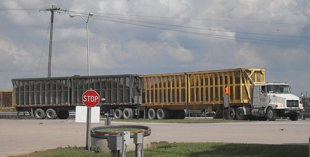 File:Cane-truck-1.JPG