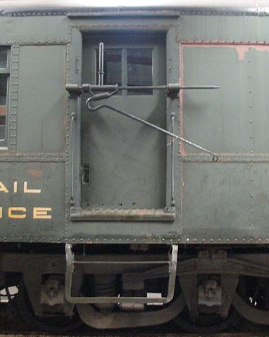 File:CBQ 1926 mail hook detail.JPG