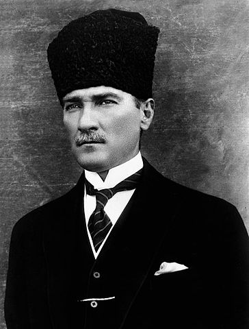 File:Atat&uuml;rk.jpg