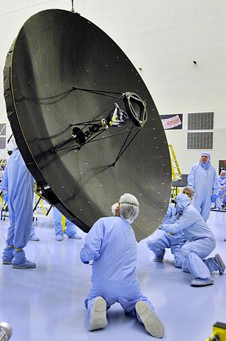 File:Mars Reconnaissance Orbiter HGA.jpg