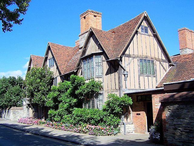 File:Halls Croft, Stratford-upon-Avon3.jpg