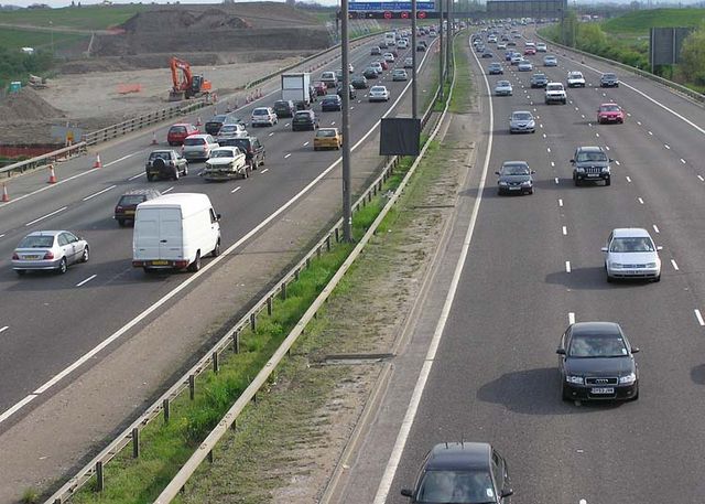 File:Autoroute M25.jpg
