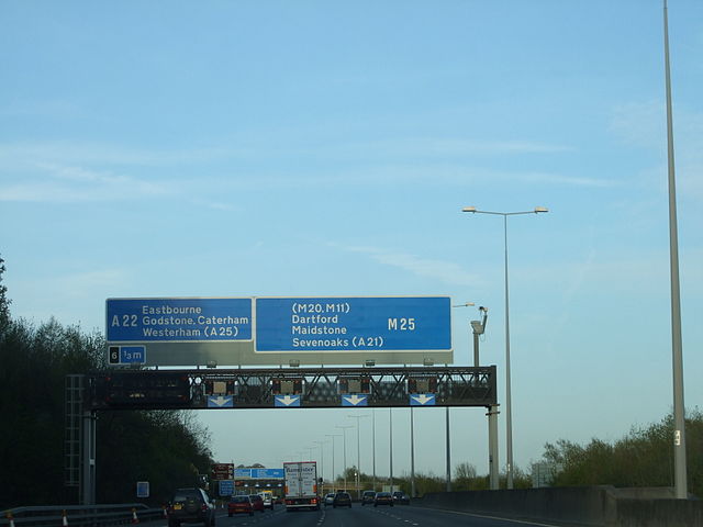 File:M25 Reigate.jpg