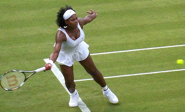 File:SerenaStretchWimbledon.jpg