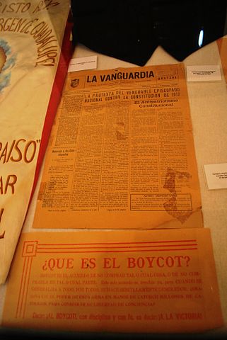 File:DocumentsCristeroCenter.jpg