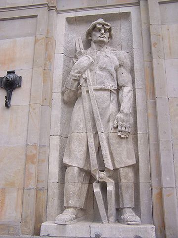 File:Socreal decoration in Warsaw.JPG