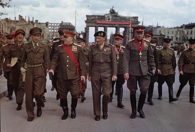 File:Allies at the Brandenburg Gate, 1945.jpg