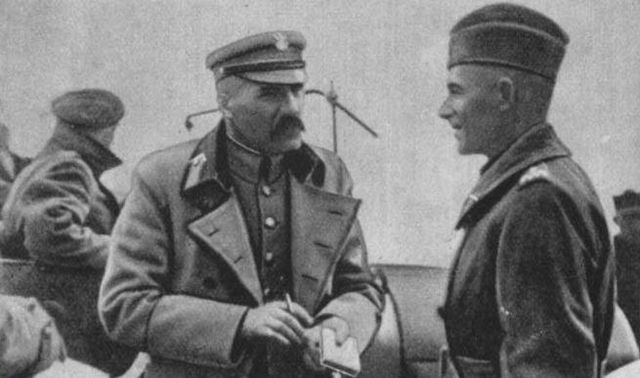 File:Pilsudski and Rydz-Smigly.jpg