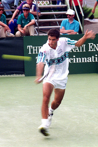 File:Pete Sampras at the 1992 Thriftway ATP Championships.jpg