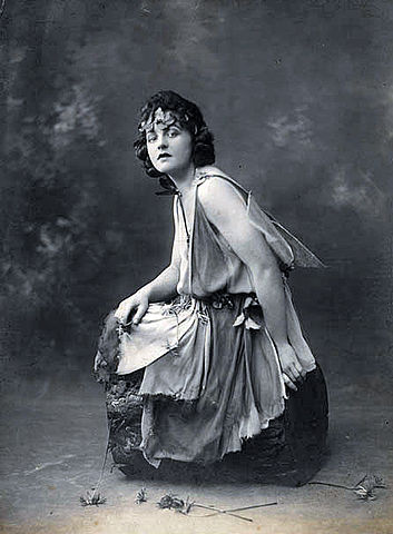 File:PL Travers.jpg