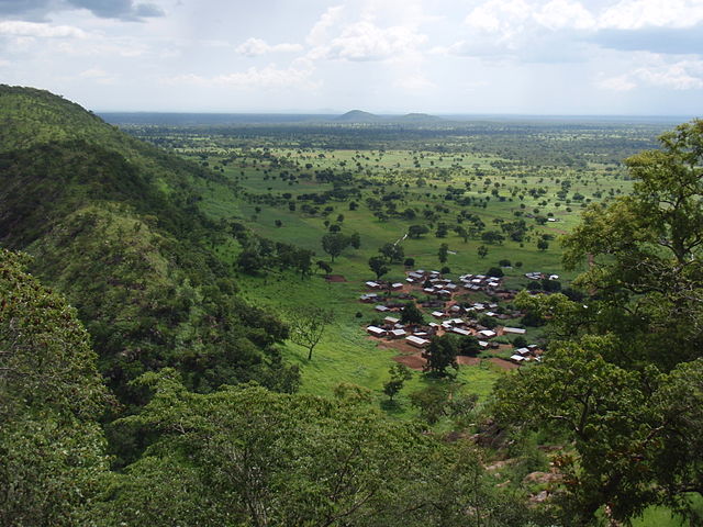 File:Atakora Benin Batia.jpg