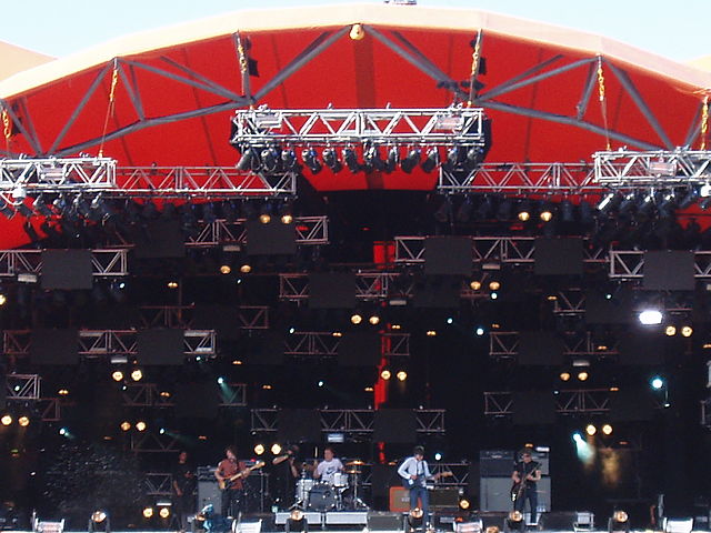 File:Arctic Monkeys Orange RF07.jpg