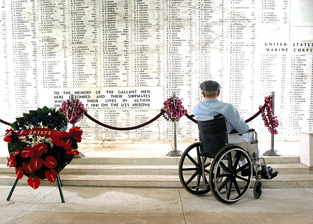 File:US Navy 040120-N-0879R-009 Pearl Harbor survivor Bill Johnson stares at the list of names inscribed in the USS Arizona Memorial.jpg