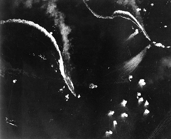 File:Zuikaku at Cape Engano.jpg