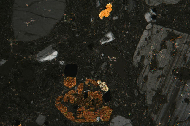 File:Andesite pmg ss 2006.jpg