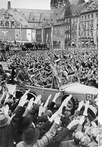 File:Bundesarchiv Bild 137-004055, Eger, Besuch Adolf Hitlers.jpg