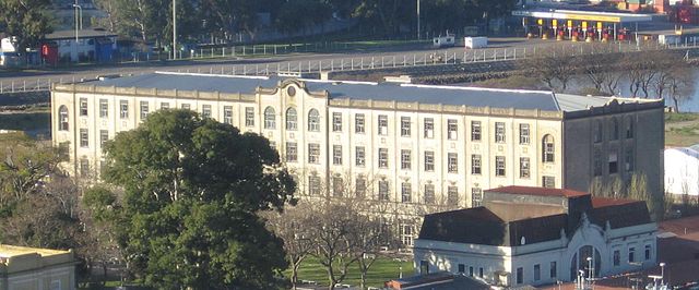 File:Hotel Inmigrantes Buenos Aires.jpg