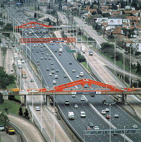 File:Avenida General Paz entre Cabildo y Panamericana.jpg