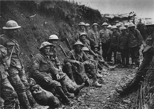 File:Royal Irish Rifles ration party Somme July 1916.jpg