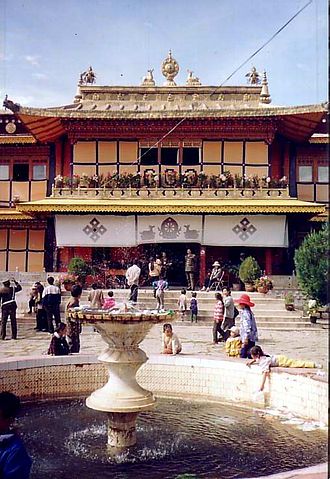 File:Norbulinka. August, 1993.JPG