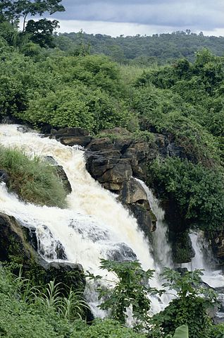 File:Republique Centrafricaine - Boali - Chutes de Boali.jpg