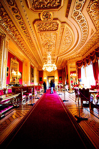 File:Windsor Castle Crimson Drawing Room.jpg