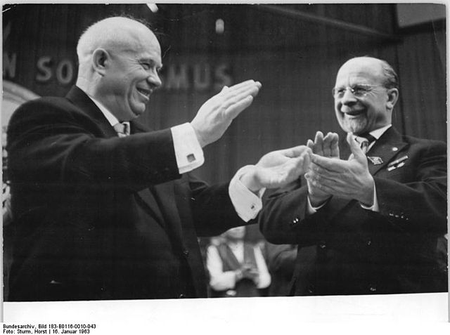 File:Bundesarchiv Bild 183-B0116-0010-043, Berlin, VI. SED-Parteitag, 2.Tag.jpg