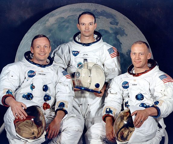 File:Ap11-s69-31740.jpg