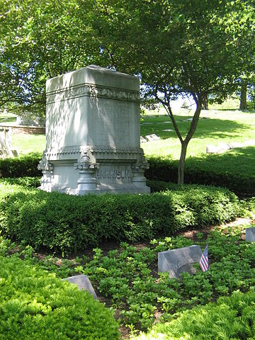 File:Grave of President Benjamin Harrison and his two wives in Indianapolis, Indiana.jpg