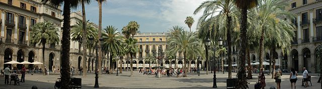 File:Barcelona - Pla&ccedil;a Reial.jpg