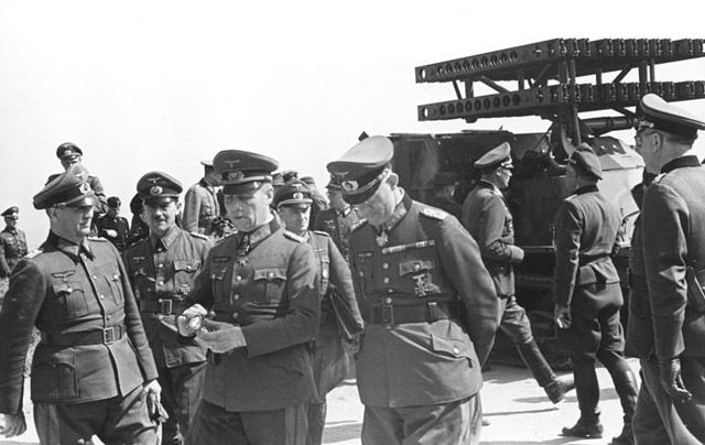 File:Bundesarchiv Bild 101I-300-1863-33A, Riva-Bella, Waffenvorf&uuml;hrung Panzerwerfer, Rommel.jpg
